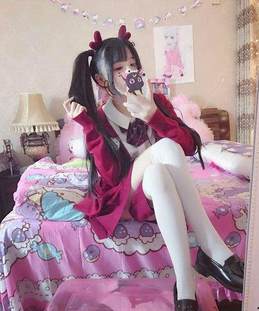 蔡萝莉视频爆料劳斯莱斯,揭秘明星奢华生活背后的真相  第1张